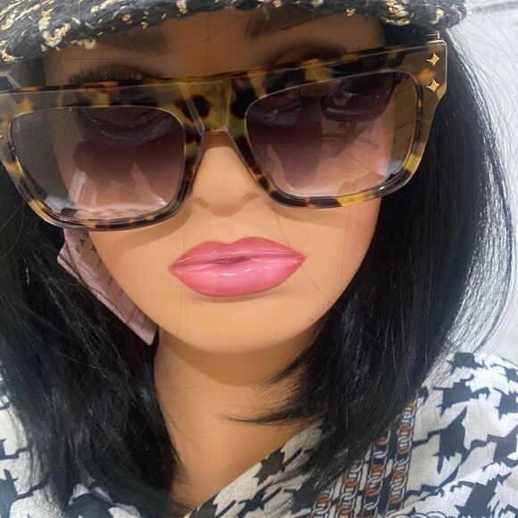 # Mcm Woman's Sunglasses 54mm - Picture 3 of 13